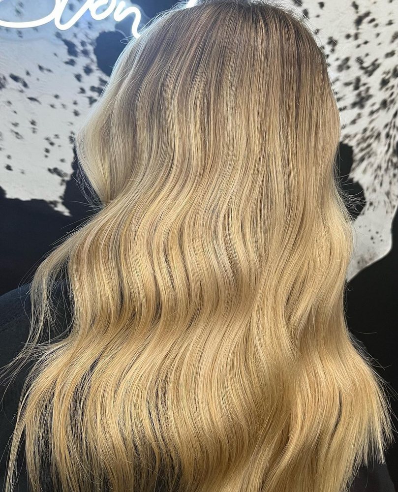 Blonde Babe Salon Logo