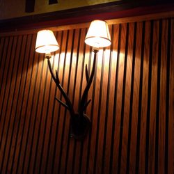 Bodean's BBQ - Booth lighting, minimalist stag horn's.