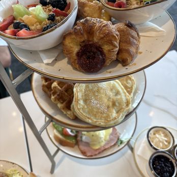 Bow & Stern - Tiered brunch - Seafood Near Me - Burnaby, British Columbia