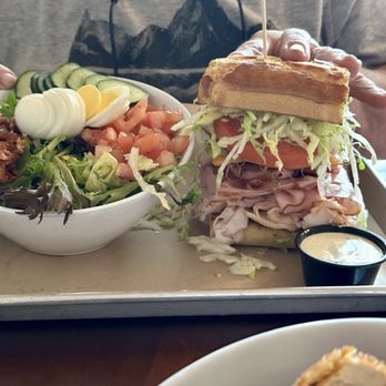 Cavana's Pub & Grub - Pubs Near Me - Sutter Creek, California