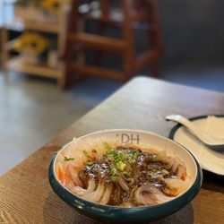Mung Bean Noodles W/House Special Sichuan Sauce (Spicy)