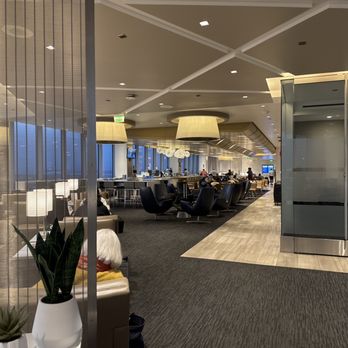 United Club Terminal B - Airport Lounges Near Me - Boston, Massachusetts