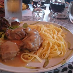 Restaurant L Eperon Lamottois - Joue aux tagliatelles.