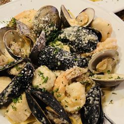 Stoney Creek Inn - Seafood Mediterranean