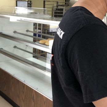 Foster's Donuts - Open for flies to come in - Donuts Near Me - Ventura, California