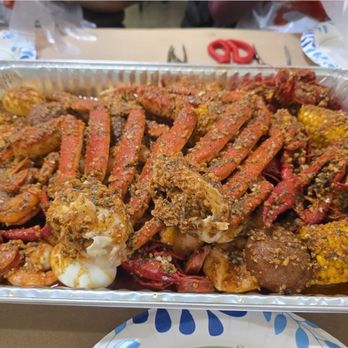 Bubbas Crab House - 3 lbs combo with crab legs extra - Cajun/Creole Near Me - Rowland Heights, California
