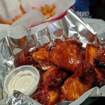 Second Base - HUGE wings..... Great flavor! - Dive Bars Near Me - Ferndale, Michigan