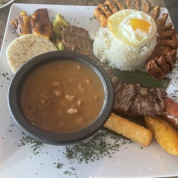 Fonda Sabaneta - Bandeja paisa - Colombian Near Me - Miami, Florida