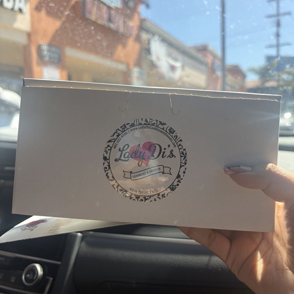 Lady Di's - Box - Cupcakes Near Me - Los Angeles, California Lady Di's - Box - Cupcakes Near Me - Los Angeles, California