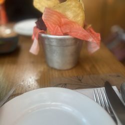 Zazá Bistrô Tropical - root chips