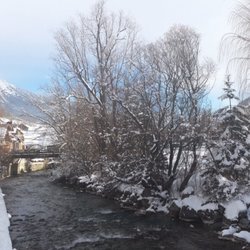 Eau Petit Pont - Vue sur la rivière