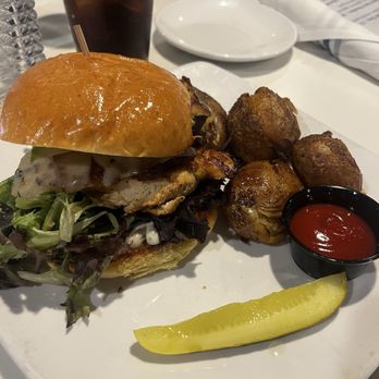 Forage Public House - New American Near Me - Lakewood, Ohio Forage Public House - New American Near Me - Lakewood, Ohio