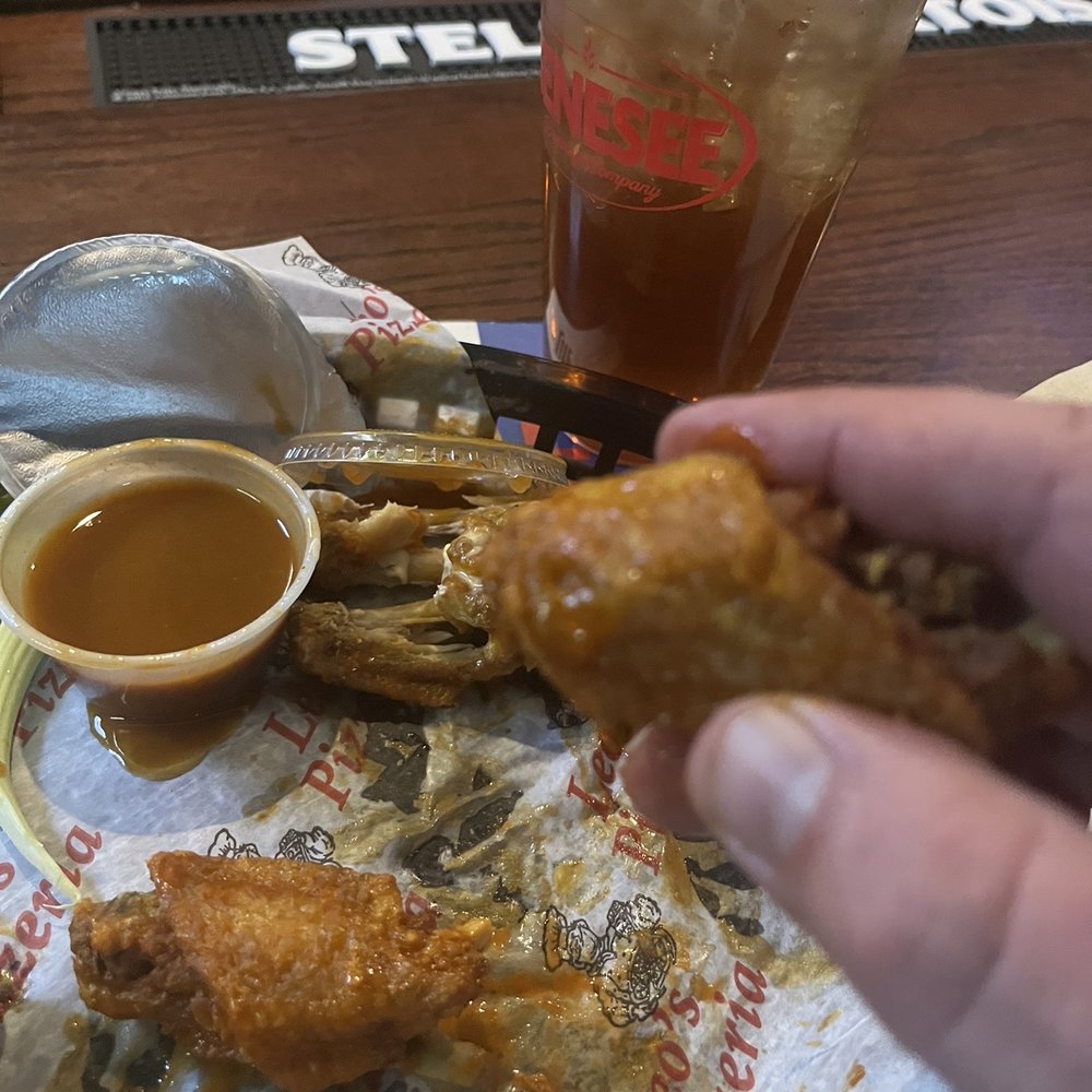 Leo's Pizzeria - Very low quality pigeon wings. - Pizza Near Me - Lancaster, New York