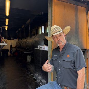 Steves Black Sabbath BBQ - The Master! Explaining his unique design in the pit - Barbeque Near Me - Ogden, Utah Steves Black Sabbath BBQ - The Master! Explaining his unique design in the pit - Barbeque Near Me - Ogden, Utah