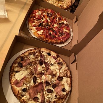 Smelted Wood Fired Pizza - A hat trick - Food Trucks Near Me Smelted Wood Fired Pizza - A hat trick - Food Trucks Near Me
