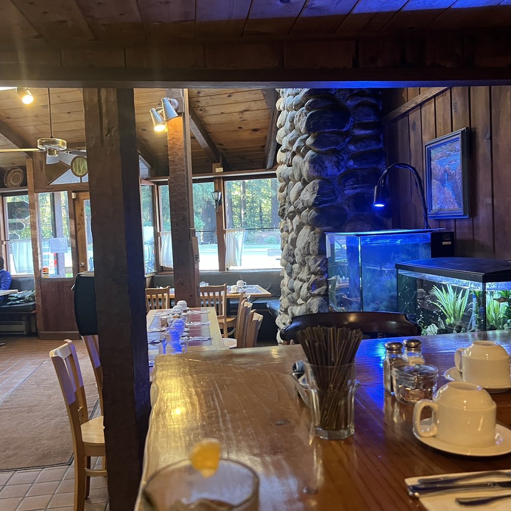 Ripplewood Cafe - Ambiance - Breakfast & Brunch Near Me - Big Sur, California Ripplewood Cafe - Ambiance - Breakfast & Brunch Near Me - Big Sur, California