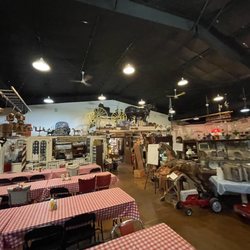 Marlene’s Restaurant - Wide view of musum and group dining area.