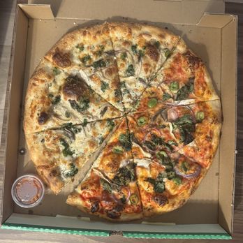 Heartbreakers Pizza - 50/50 option on large resulted in Veggie Supreme/Fun Guy. - Pizza Near Me - Ottawa, Ontario Heartbreakers Pizza - 50/50 option on large resulted in Veggie Supreme/Fun Guy. - Pizza Near Me - Ottawa, Ontario