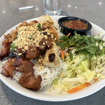 Pho 777 - 16. Grilled Pork and Egg Rolls Vermicelli Noodles - Vietnamese Near Me - West Valley City, Utah
