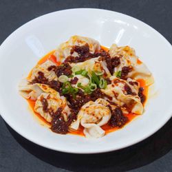 Yifeng Bistro 熠豐 - Spicy pork wontons