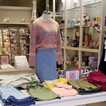 Francesca's Collections - Women's Clothing Near Me - Coconut Creek, Florida Francesca's Collections - Women's Clothing Near Me - Coconut Creek, Florida