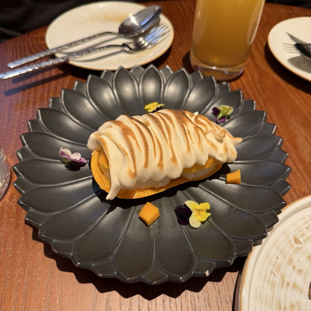 SAAM - Mango Sticky Rice Meringue: so fun to eat with all different texture - Thai Near Me - San Francisco, California