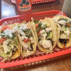 Las Cocinas y Taqueria Mexicanas - Music is very nice. food was fresh. Asada/steak Taco. Would recommend for people in the area.