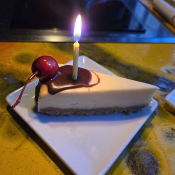 The Melting Pot - Birthday cheesecake - Fondue Near Me - Littleton, Colorado