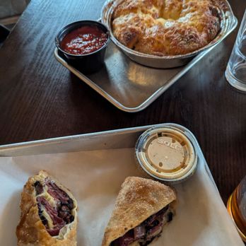 Greenhouse Cafe & Tavern - Cafes Near Me - Burlington, Connecticut Greenhouse Cafe & Tavern - Cafes Near Me - Burlington, Connecticut
