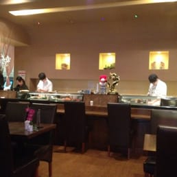 Sushi bar! Sushi bar!
