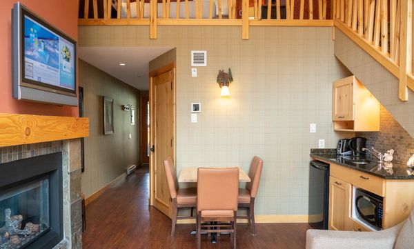 Fox Hotel & Suites by null