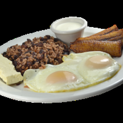 Pupusa Taco Mix - This is A Salvadoran breakfast.
este es UN desayuno salvadorian