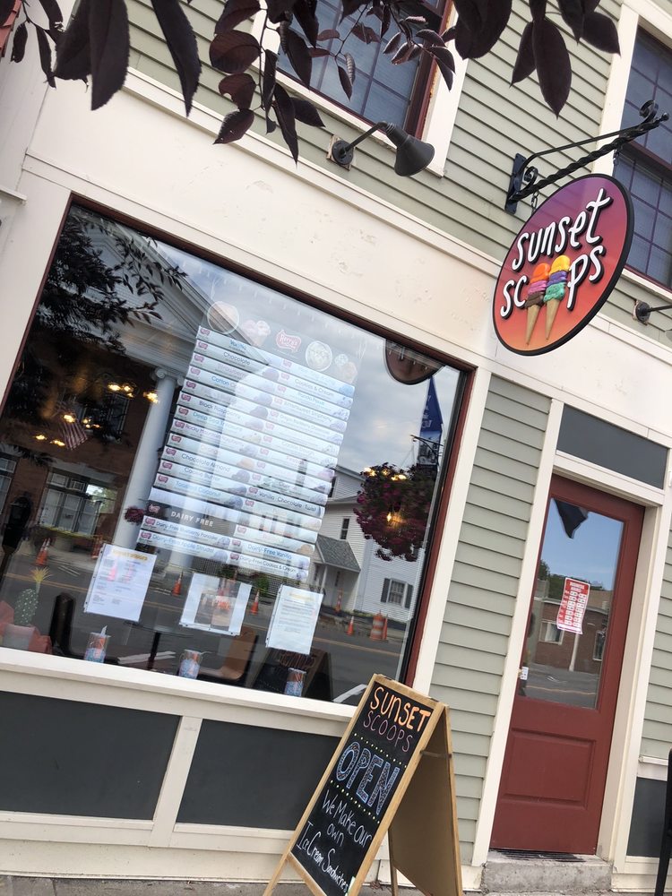 Sunset Scoops Ice Cream & Frozen Yogurt 118 Main St, Geneseo, NY