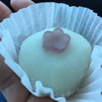 Fugetsu-Do - Blueberry Anko - Would have liked more blueberry flavoring. - Candy Stores Near Me - Los Angeles, California