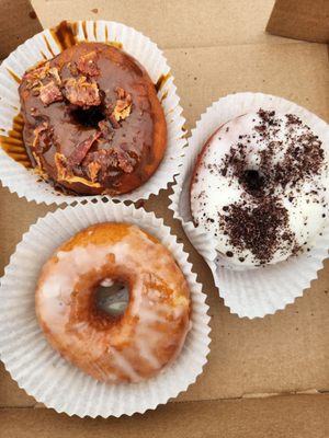 Bloom Roadside by null