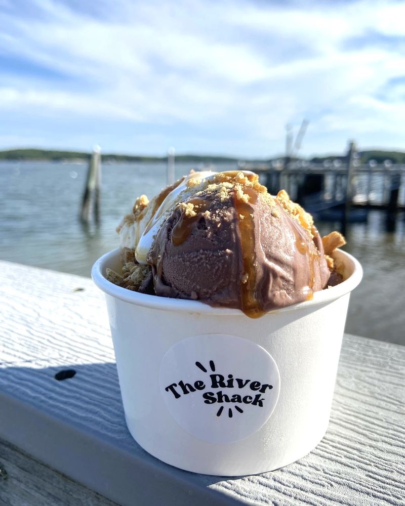 THE RIVER SHACK Updated August 2024 1 Water St, Wiscasset, Maine