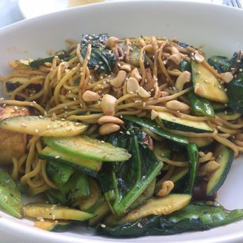 True Food Kitchen - Red chili noodles with tofu - Vegetarian Near Me - Pasadena, California True Food Kitchen - Red chili noodles with tofu - Vegetarian Near Me - Pasadena, California