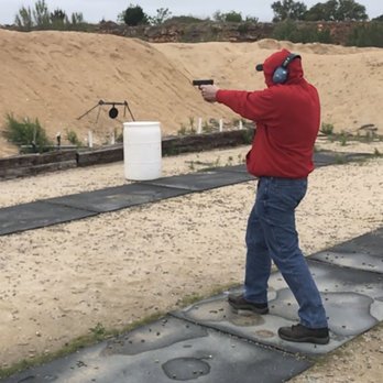 Texas Tactical Training Institute - Rob walking forward and engaging the 'thrteat'. - Firearm Training Near Me Texas Tactical Training Institute - Rob walking forward and engaging the 'thrteat'. - Firearm Training Near Me