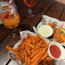 Winghaus - Sweet potato chips & are wings