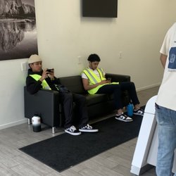 Hertz Rent A Car - The minions - hard at work