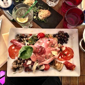 Il Teatro - The antipasto platter was very filling for two. Beautiful and delicious! Excellent service! - Italian Near Me - Cannes, 06