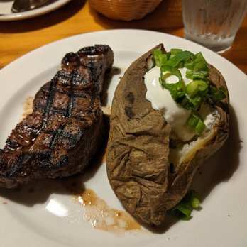 Cattlemens - small sirloin and baked potato with sour cream and chives - Steakhouses Near Me - Livermore, California