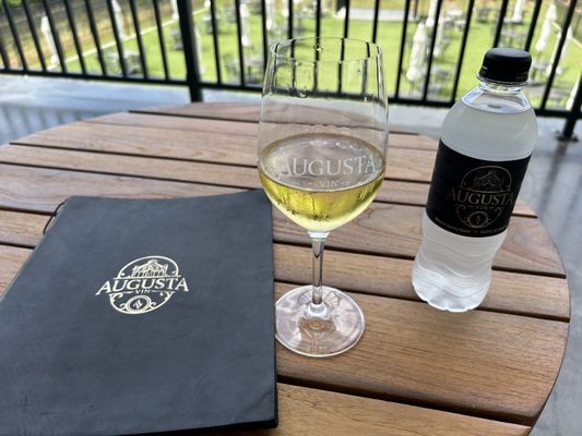Augusta Vin by null