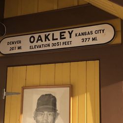 Fick Fossil & History Museum - Oakley distance sign