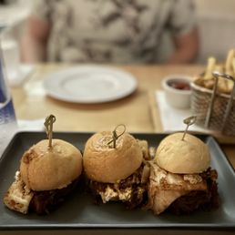 BBQ Pulled Pork , Papaya Slaw BBQ Pulled Pork , Papaya Slaw