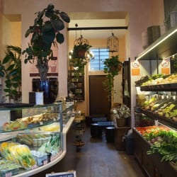 Adelaide Milano - Dentro negozio