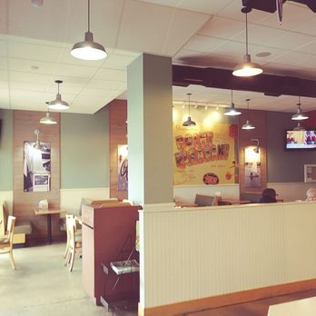 Jersey Mike's Subs - dining area - Sandwiches Near Me - Fort Worth, Texas