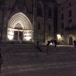 Pla De La Seu - Skateboarders have fun. We like it ;)