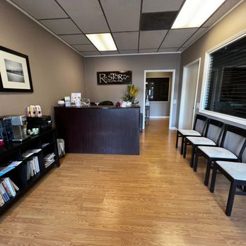 Ky Ngo Dennis - Waiting room - Psychologists Near Me - San Diego, California Ky Ngo Dennis - Waiting room - Psychologists Near Me - San Diego, California