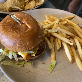 Ketch Brewing - Chicken sandwich - Breweries Near Me - San Diego, California Ketch Brewing - Chicken sandwich - Breweries Near Me - San Diego, California